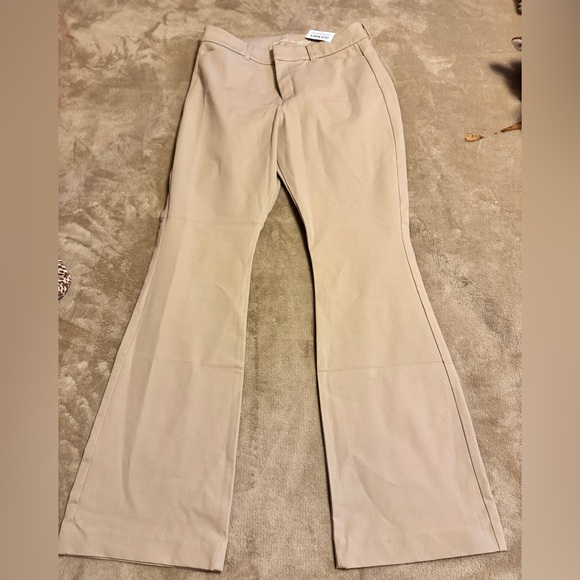 Old Navy Pants - Old Navy Women's Tan Khaki Pixie Flare pants sz 10